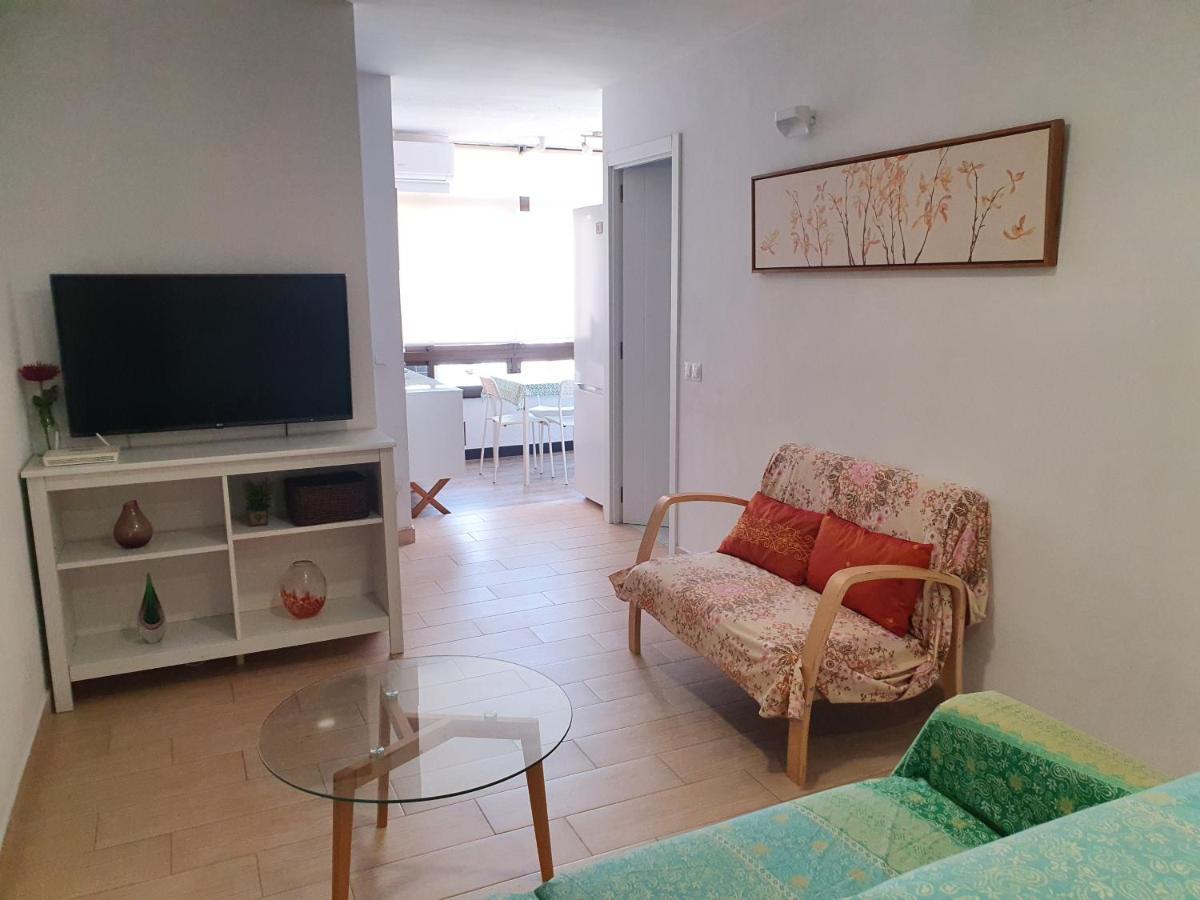 Апартаменты Apartamento Junto Al Puerto De Фуэнхирола Экстерьер фото