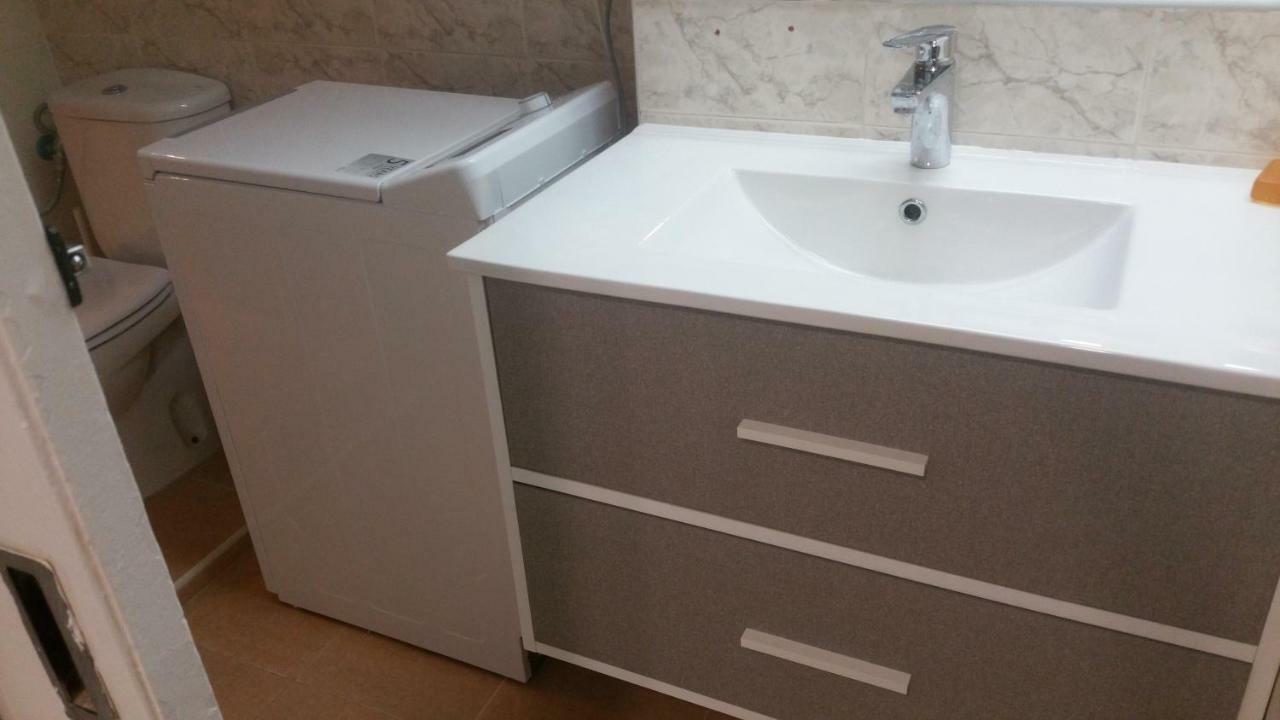 Апартаменты Apartamento Junto Al Puerto De Фуэнхирола Экстерьер фото