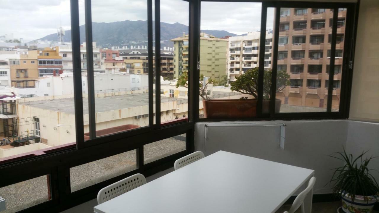 Апартаменты Apartamento Junto Al Puerto De Фуэнхирола Экстерьер фото